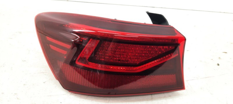 Foco Trasero Izquierdo Kia Cerato 19-> (A) 92401M6000A