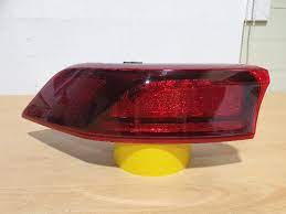 Foco Trasero Derecho Kia Carnival 21-23 Original 92402R0000